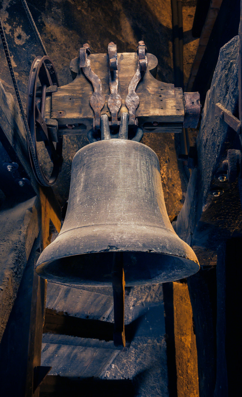 A photograph of the ‘Chorglöckl’ bell.
