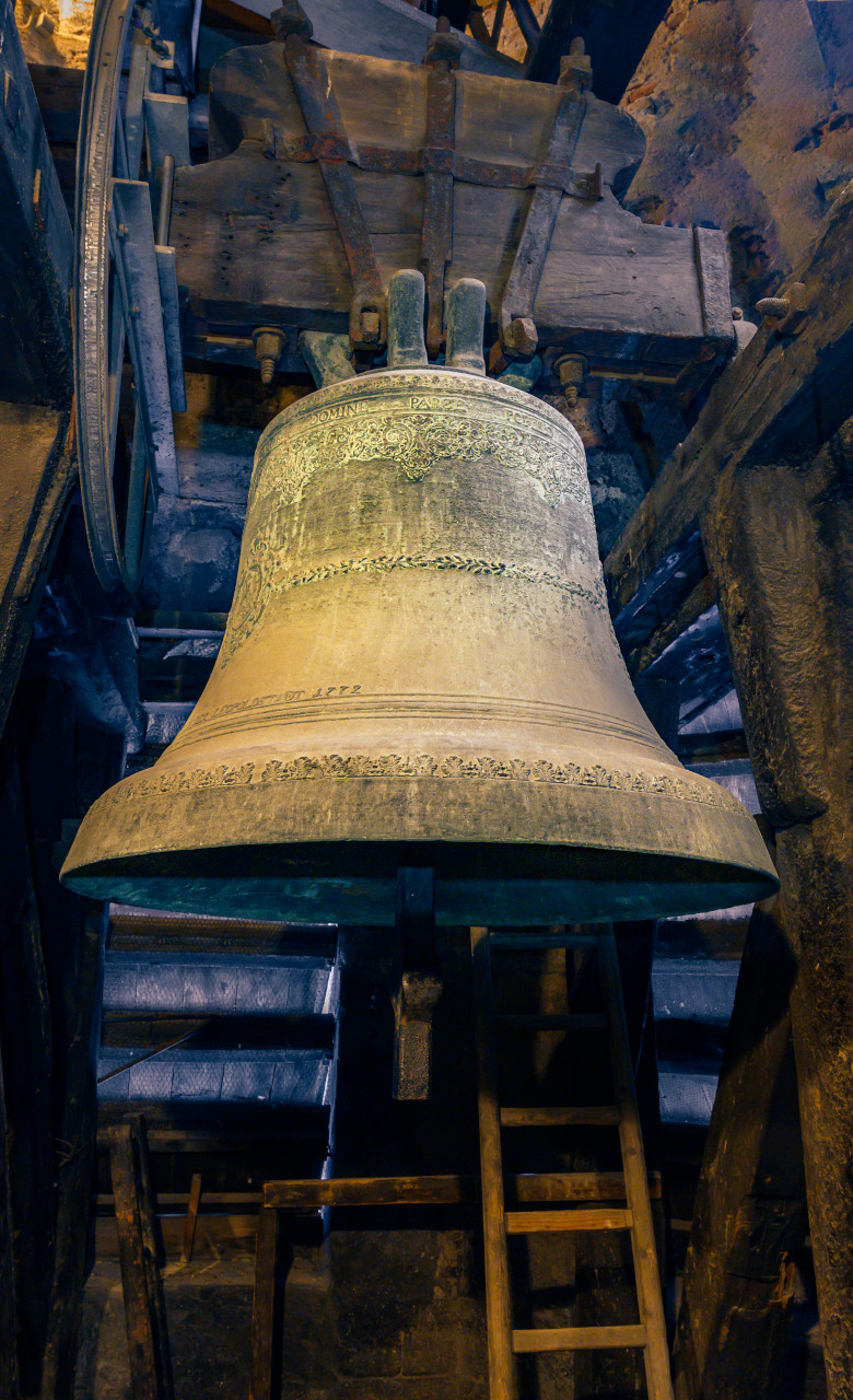 A photograph of the ‘Kantnerin’ bell.