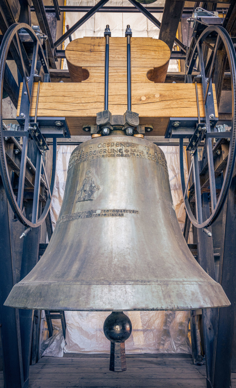 Eine Fotografie der Glocke Heiliger Stephanus.