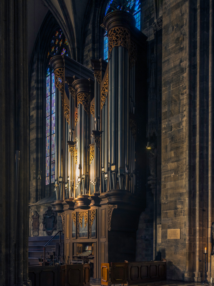A photograph of the Choir Organ.