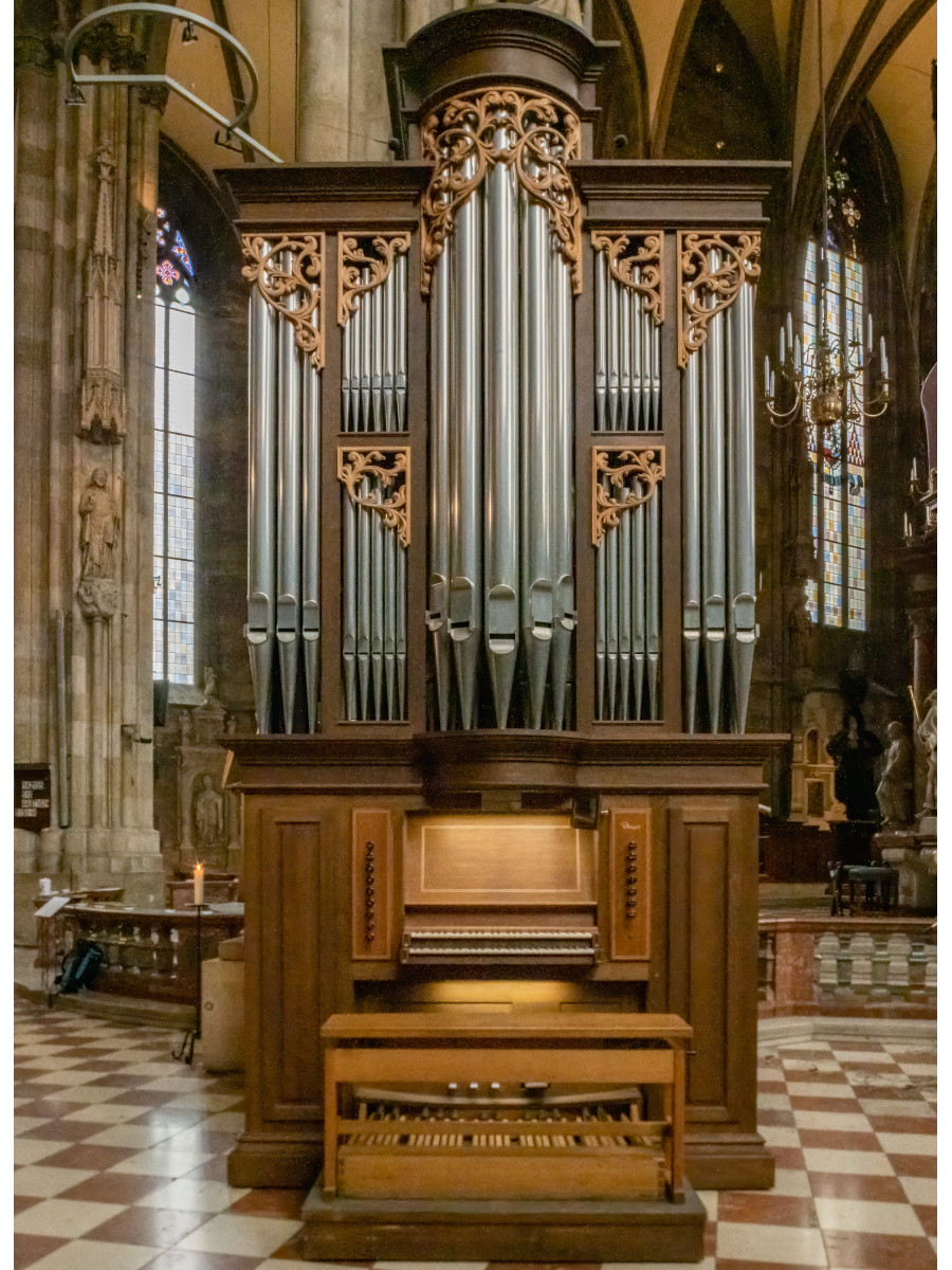 A photograph of the Haydn Organ.